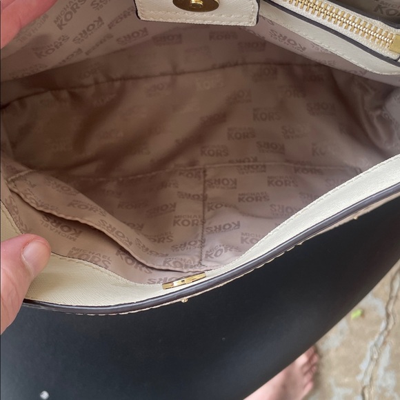 🤍NEW🤍Michael Kors White and Gold Shoulder Bag - Picture 10 of 14